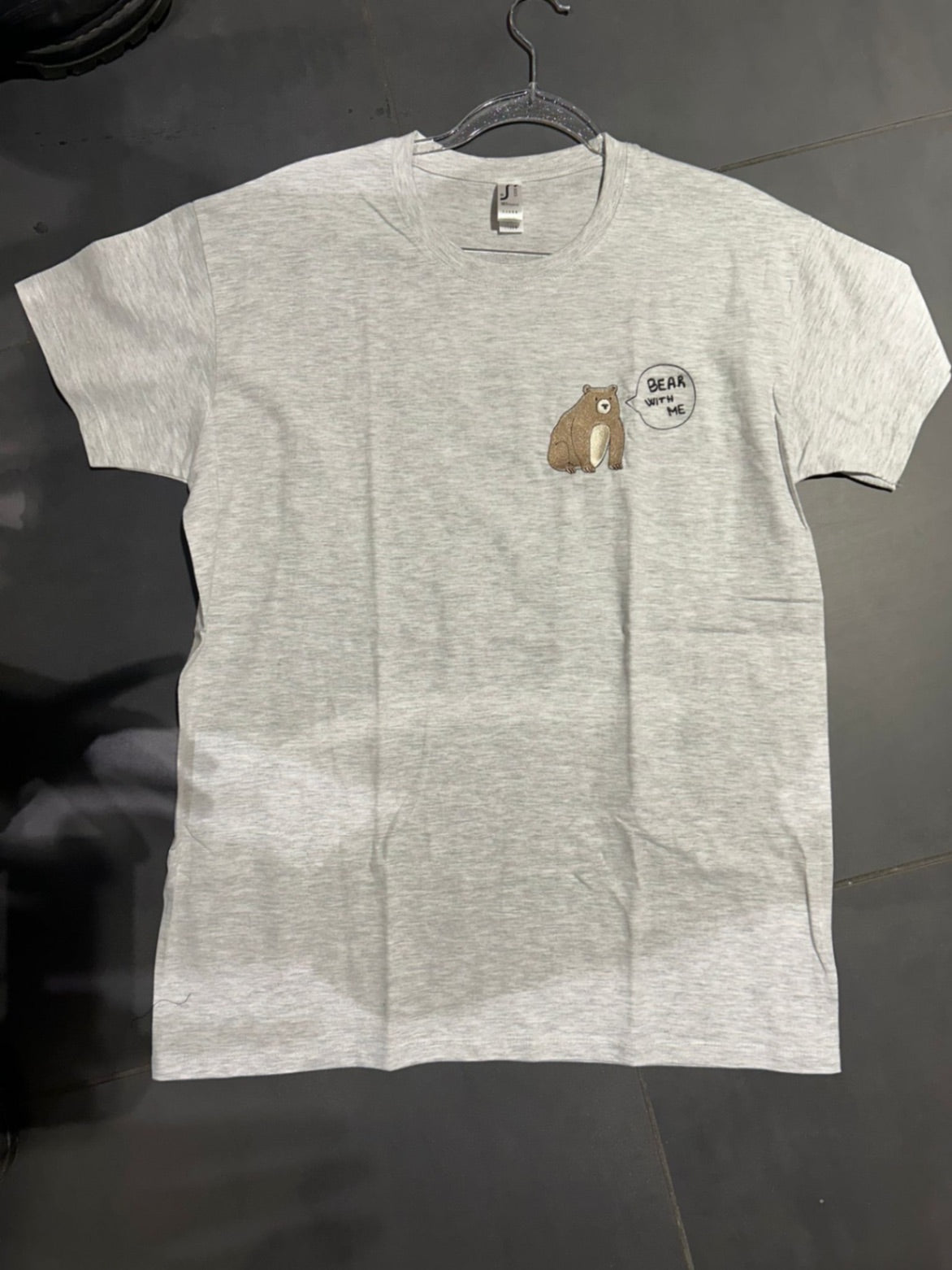 Bear with me T-Shirt Gray