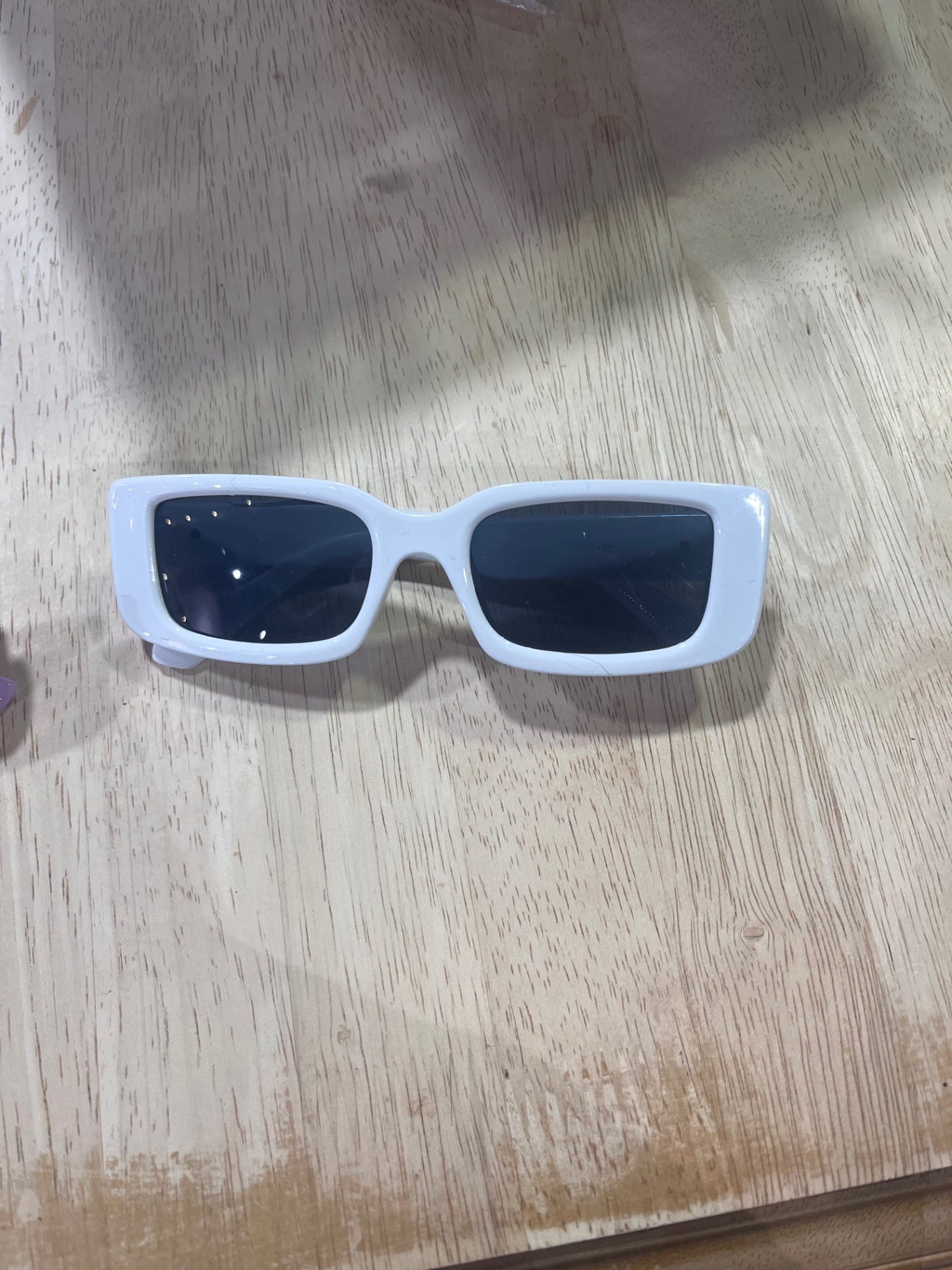 90s Oblong Sunnies white