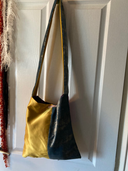 Purple/gold. Four sqs, long strap, cross body, gold and blue
