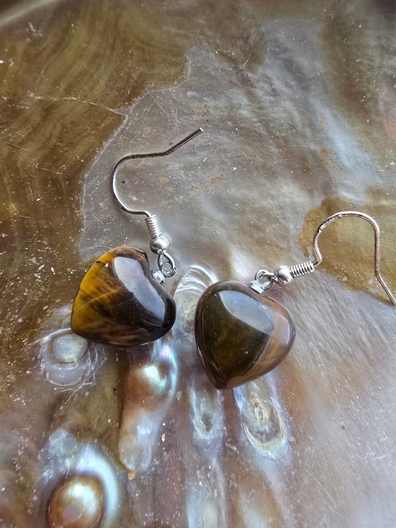 Tigers eye heart earrings 