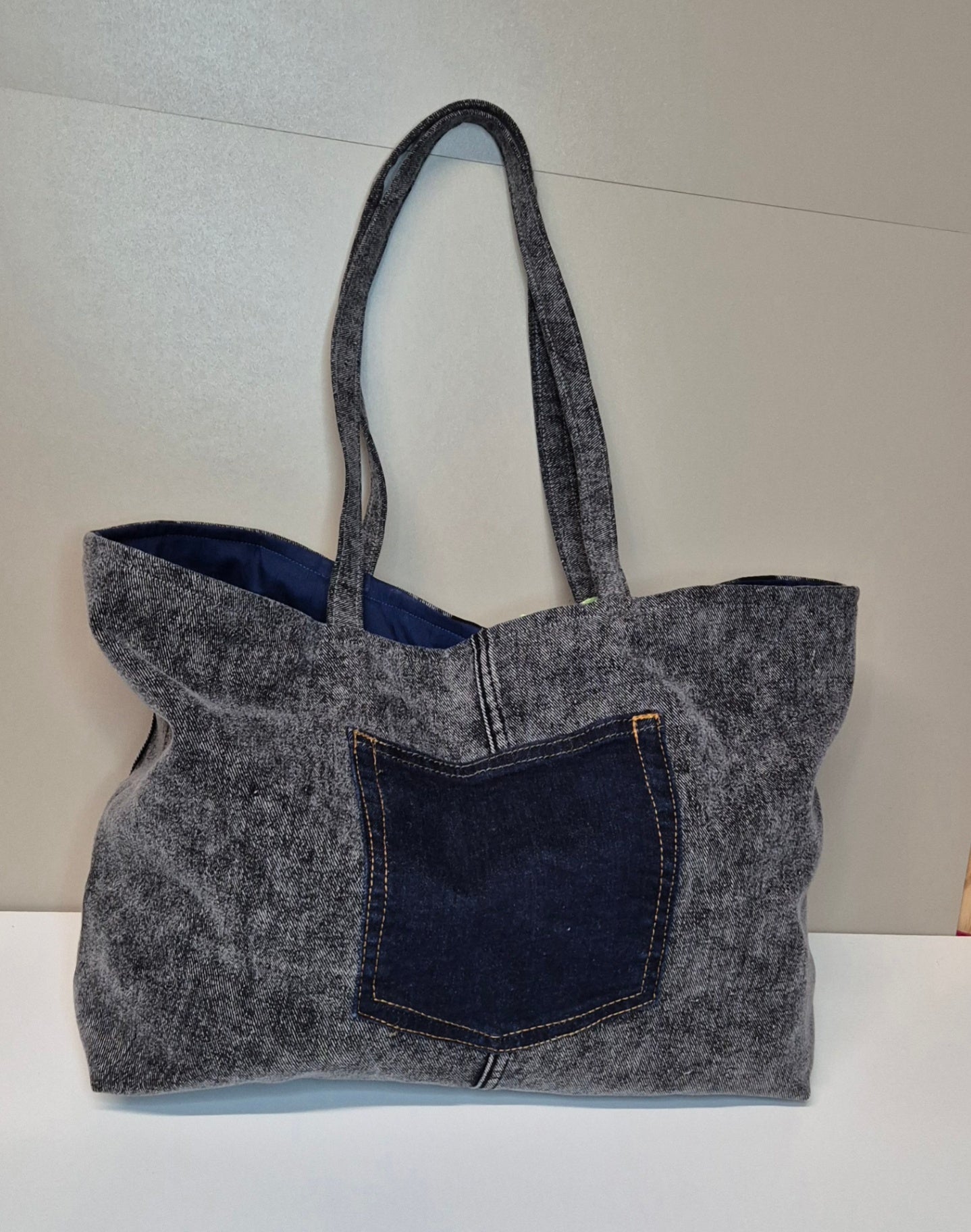Gray tote