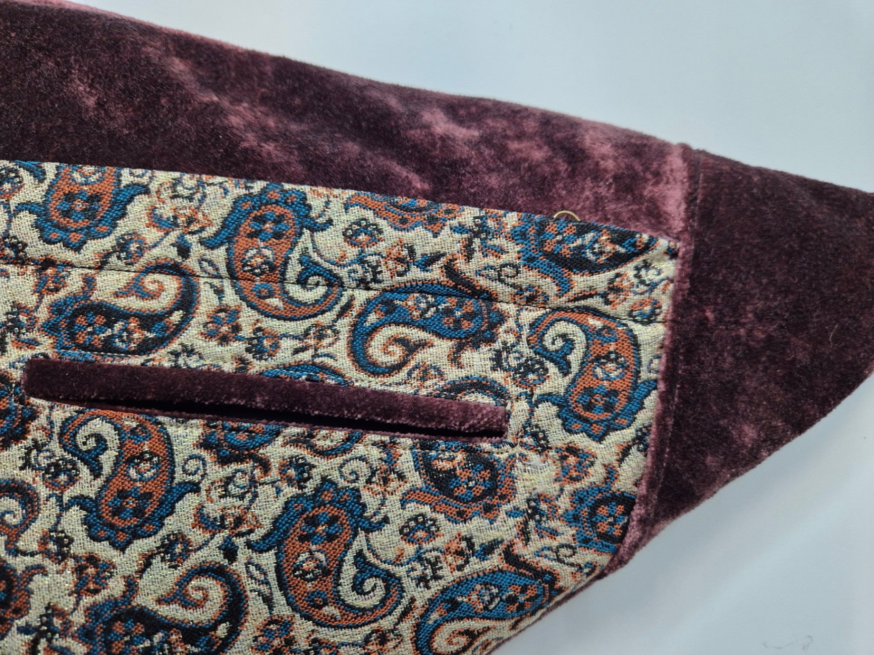 Triangle paisley 
