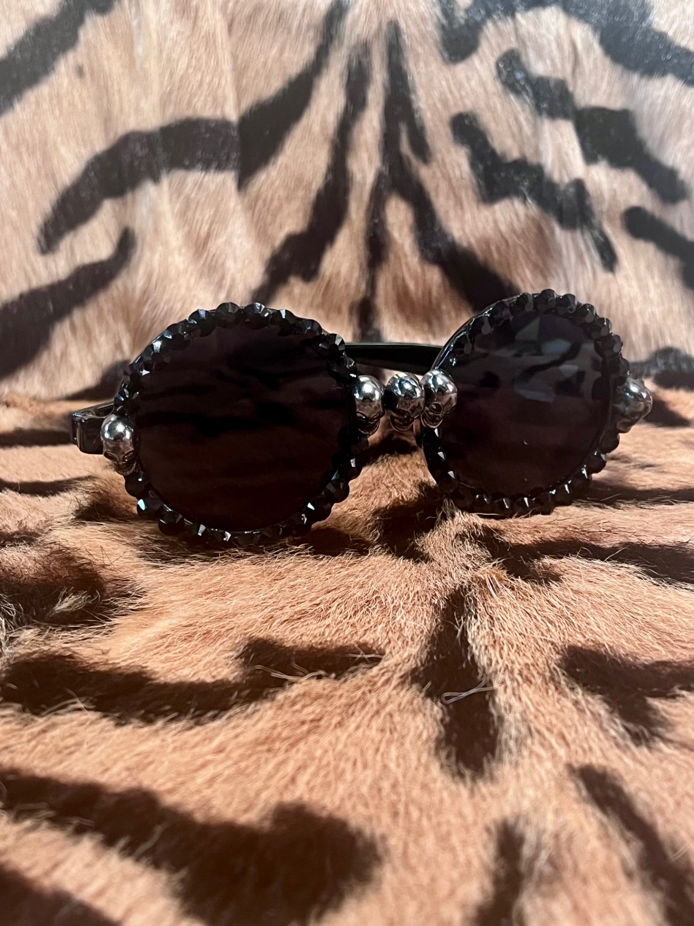 Sunnies Round Skull