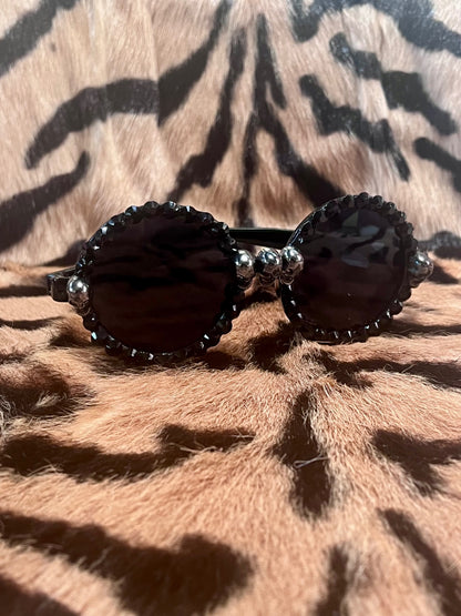 Sunnies Round Skull