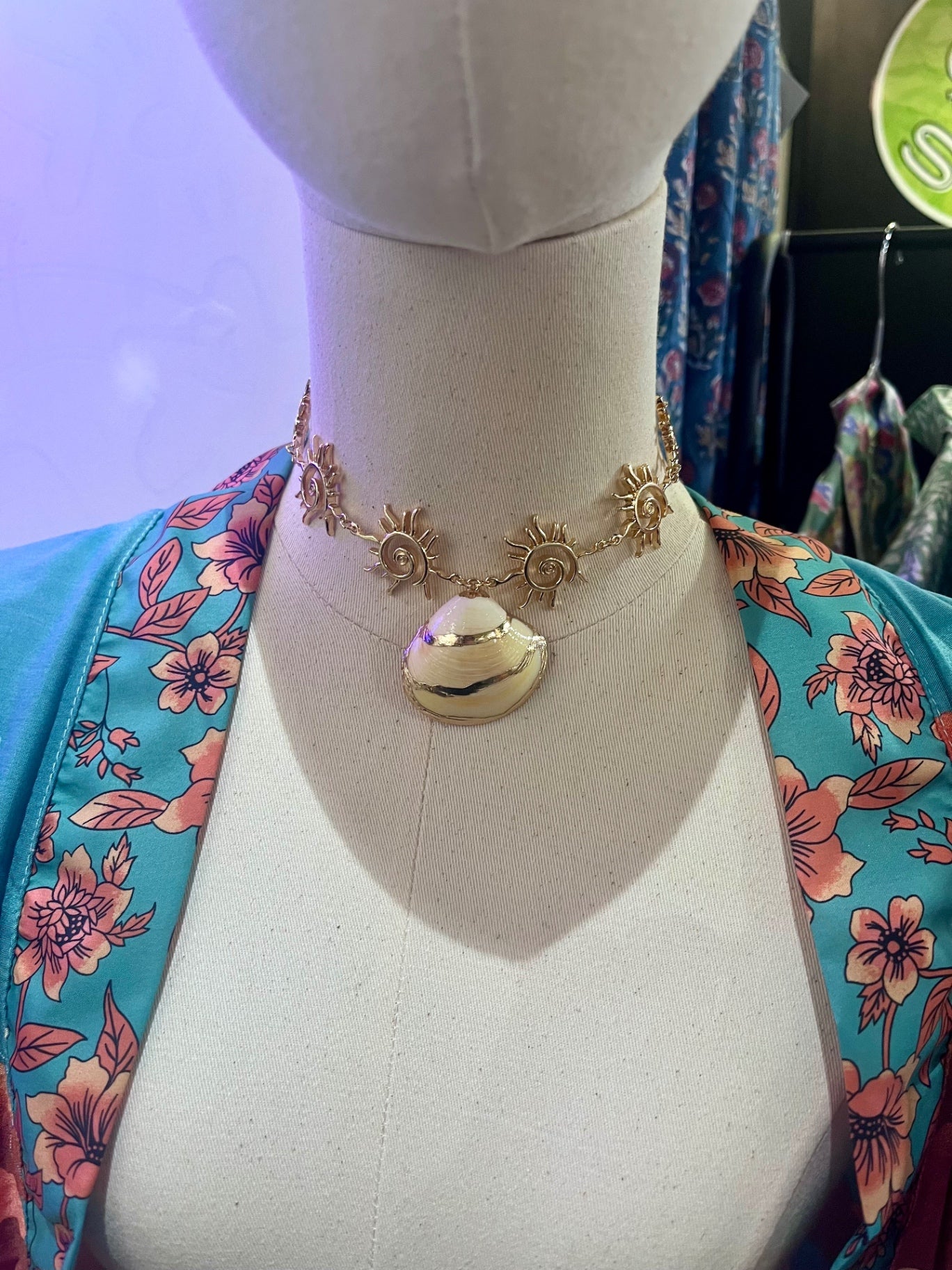 Gold Sun Shell Choker Necklace