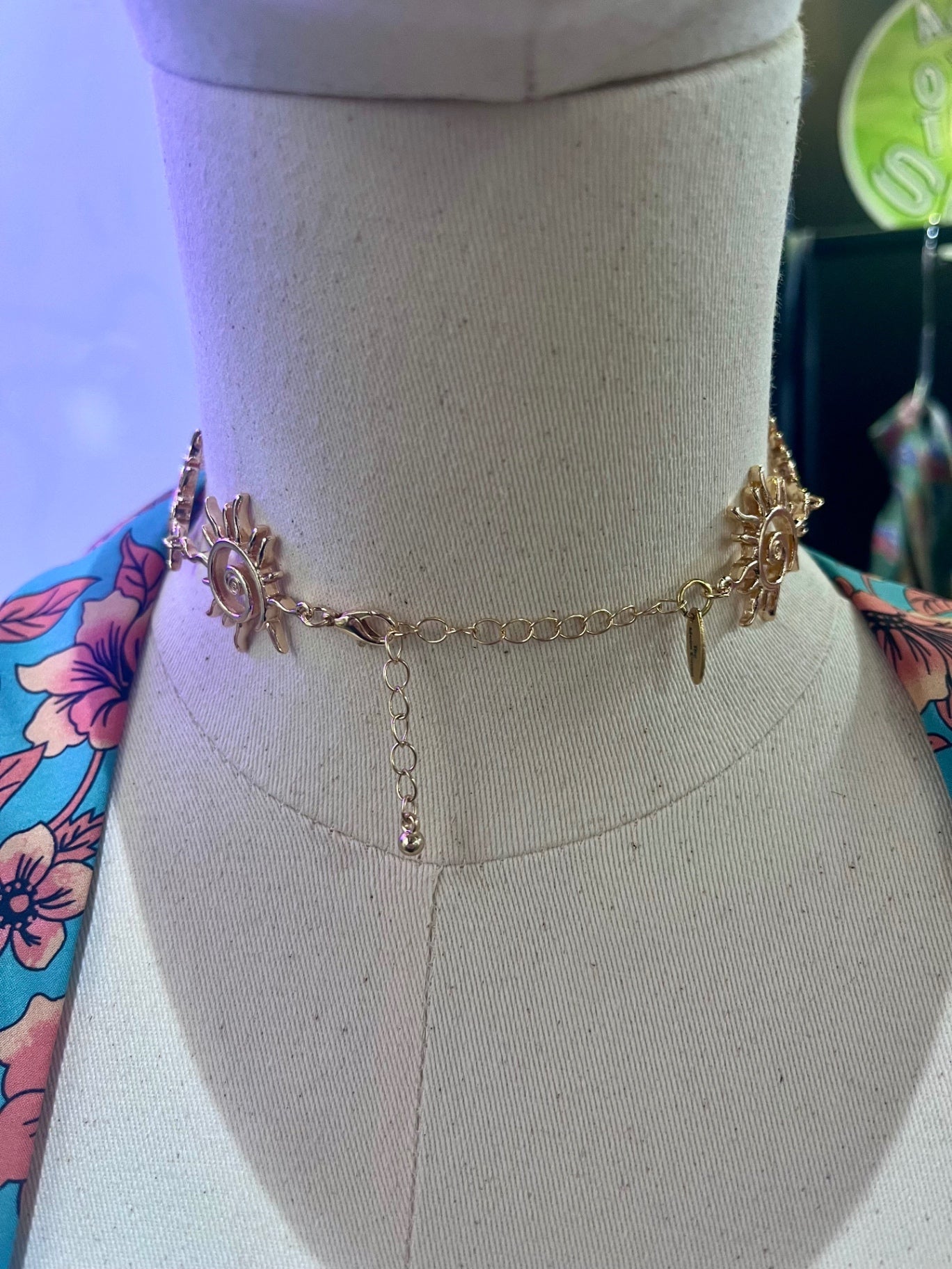 Gold Sun Shell Choker Necklace