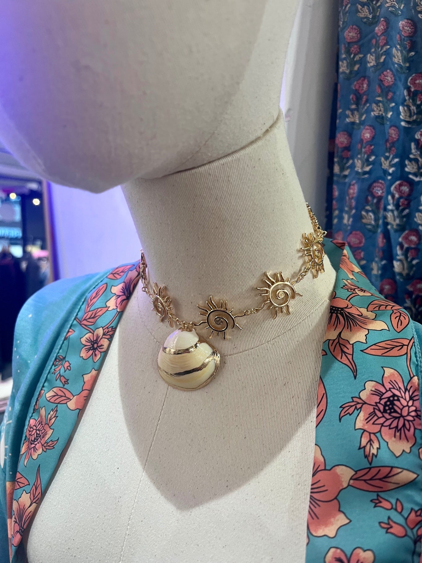 Gold Sun Shell Choker Necklace