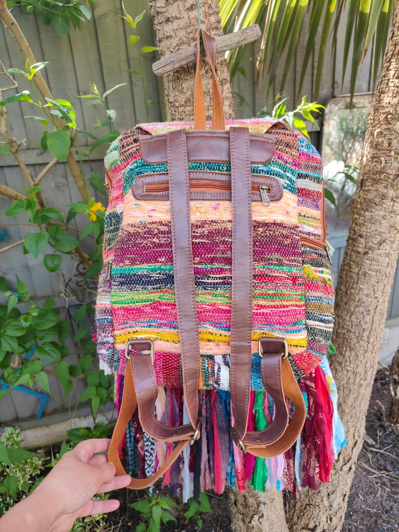 Frill sari back pack 