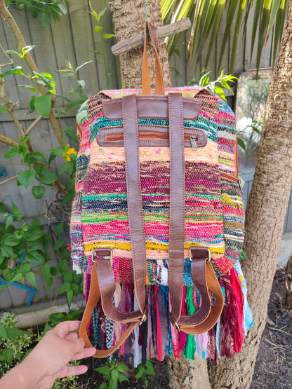 Frill sari back pack 