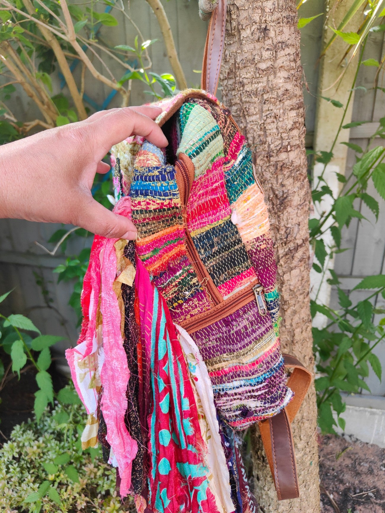 Frill sari back pack 