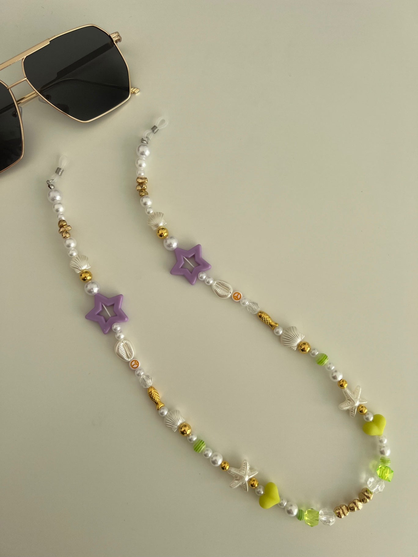 Bright pearl sunglasses strap - gold