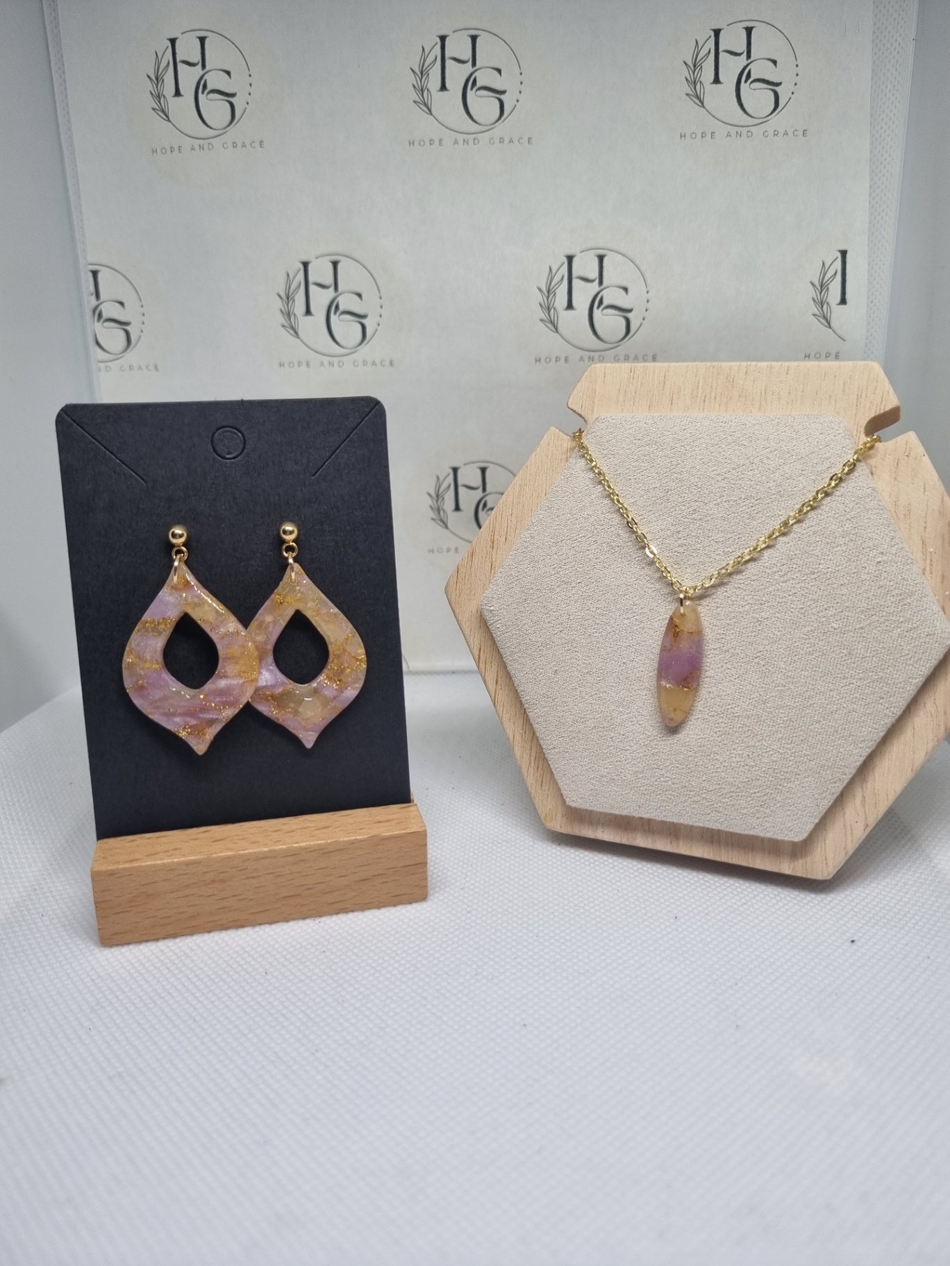 Elegant dangle lilac and gold earrings