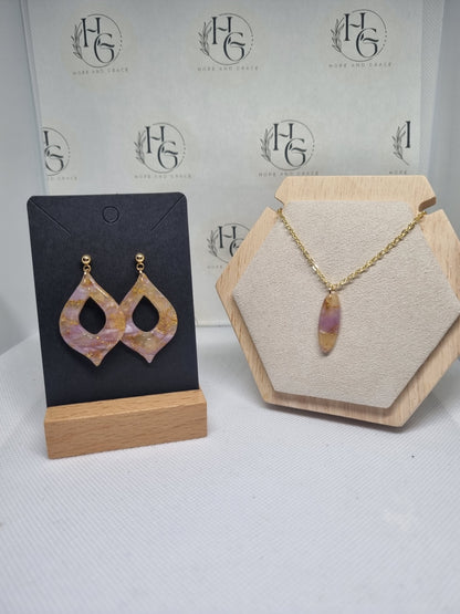 Elegant dangle lilac and gold earrings