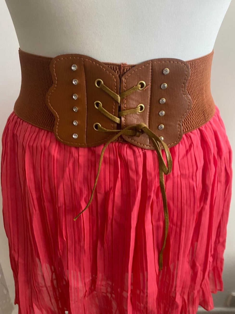 Pink pleated skirt 