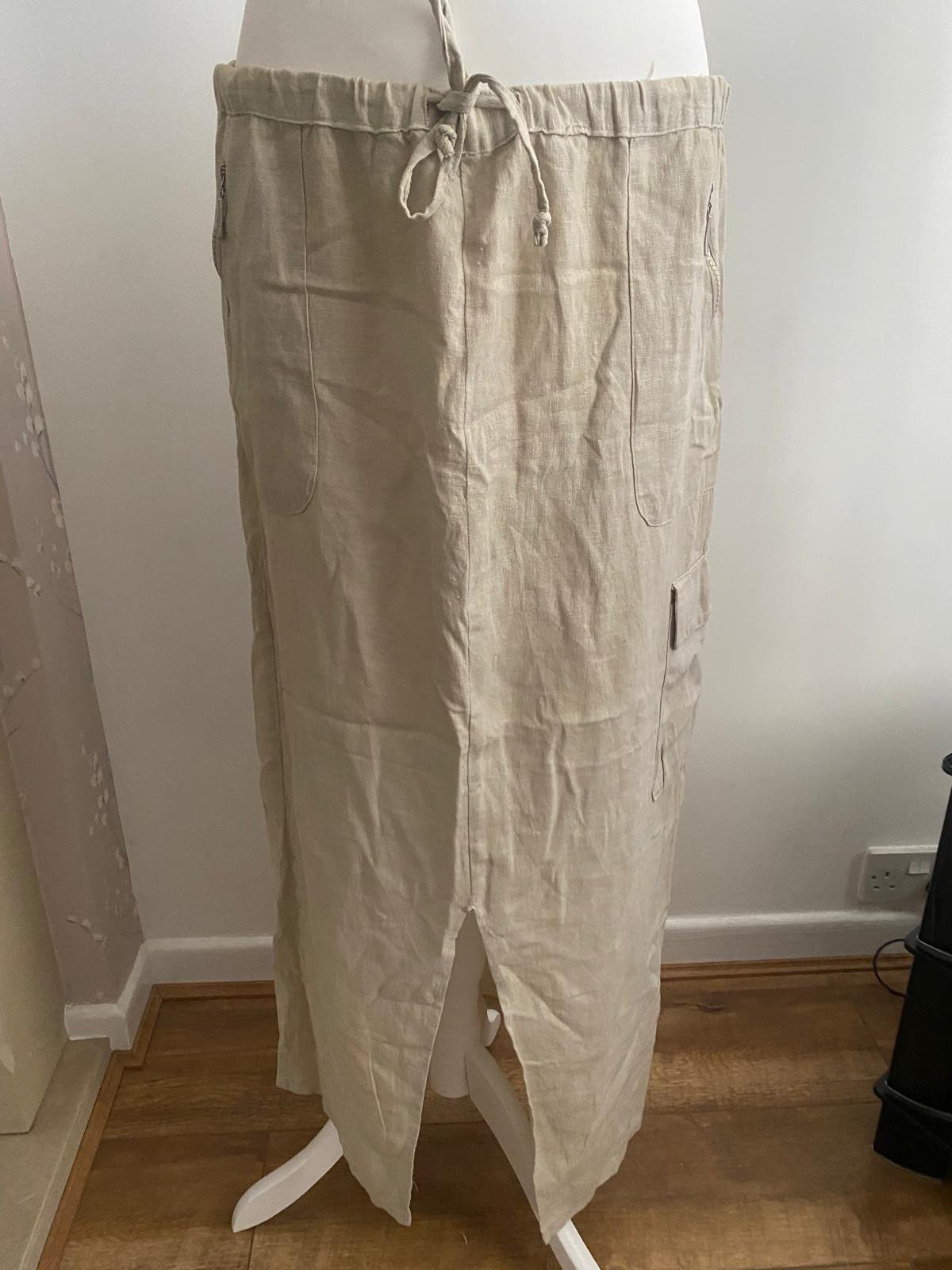 Beige cargo skirt 