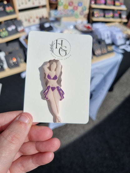Pin up pin badge