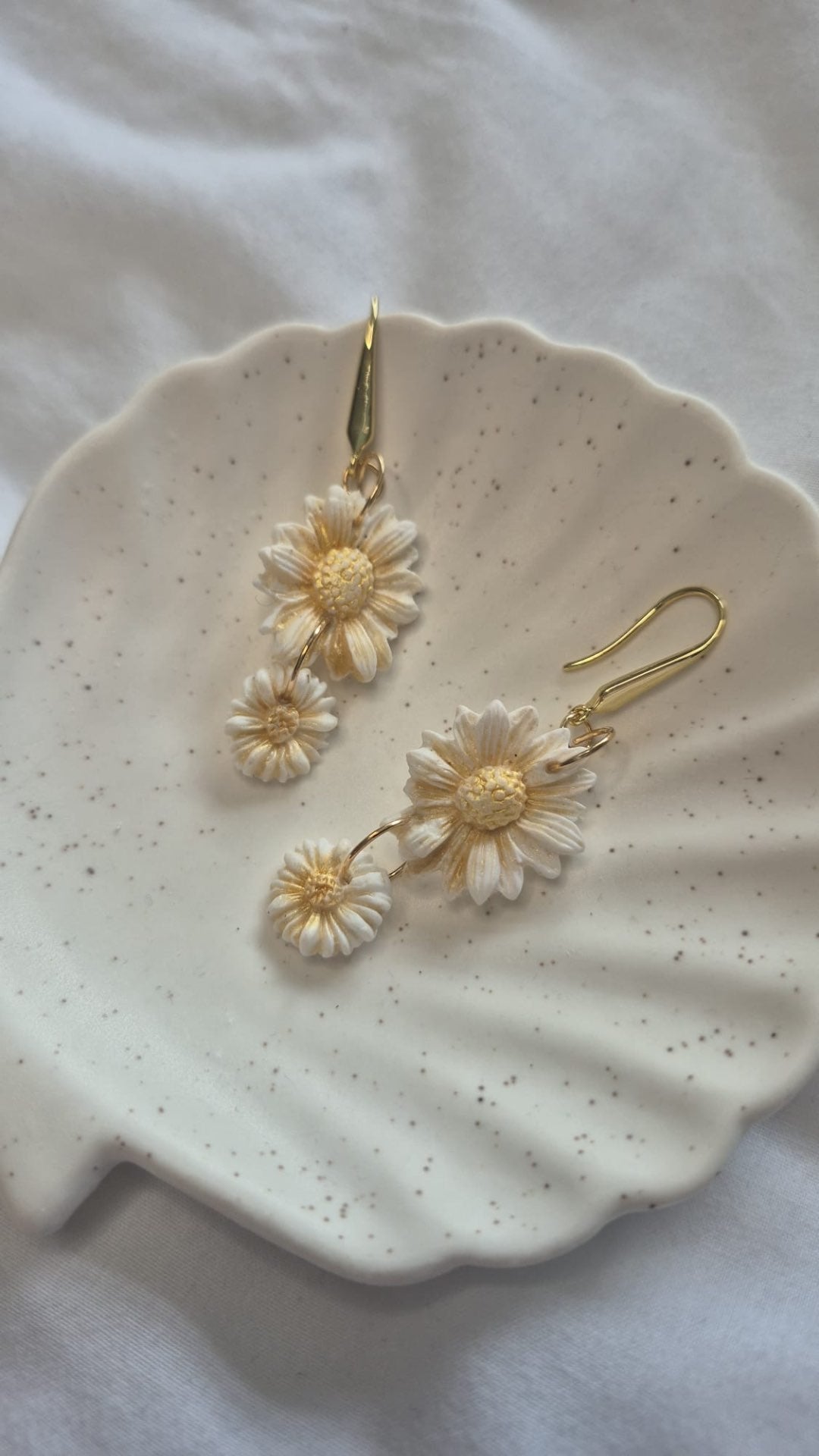 2-tier Daisy Drops