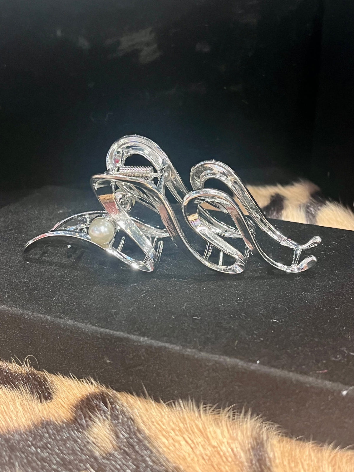 Silver Pearl Wave Clamp