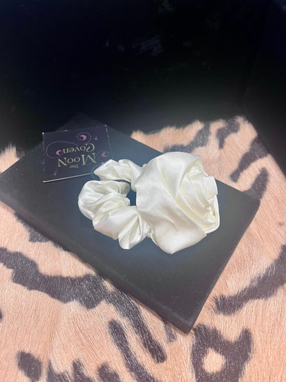 Rose Scrunchie Cream
