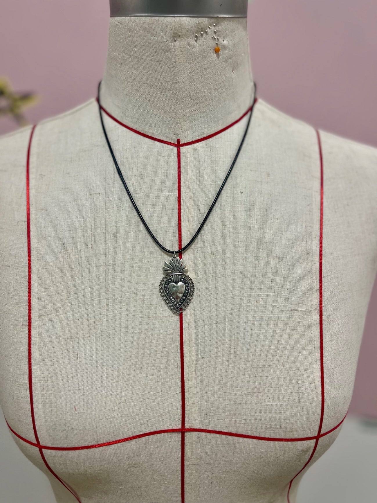 Burning Heart Pendant Necklace – Silver Noir