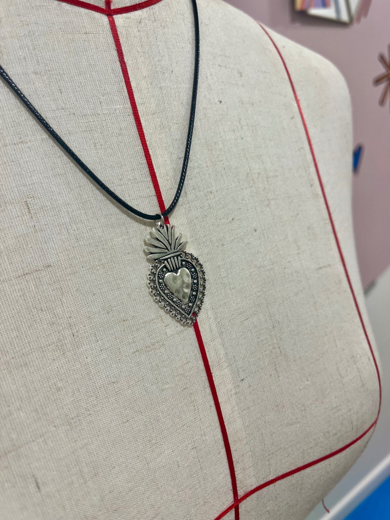 Burning Heart Pendant Necklace – Silver Noir