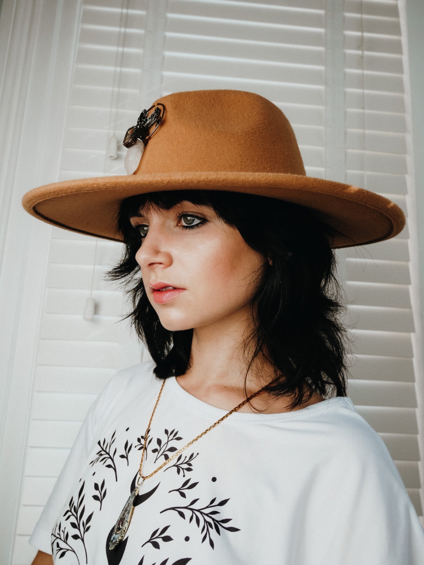 “Lunar Vision Hat – White Quartz Amulet Edition”