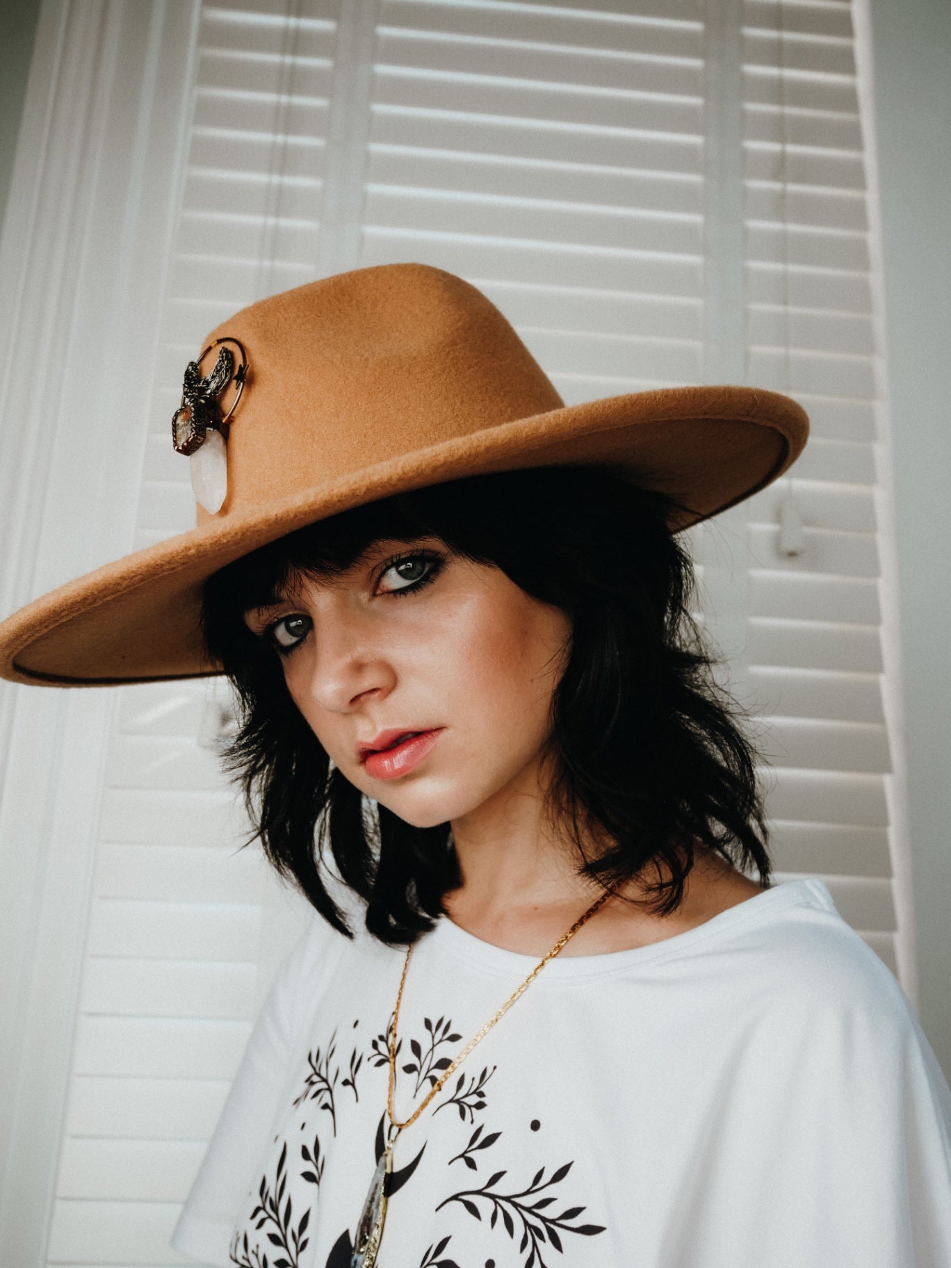 “Lunar Vision Hat – White Quartz Amulet Edition”