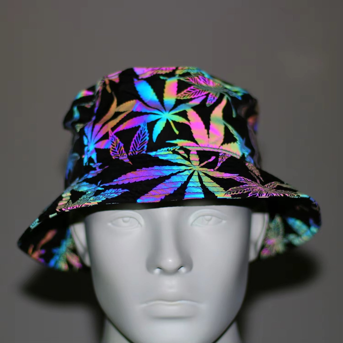 Leaf bucket hat