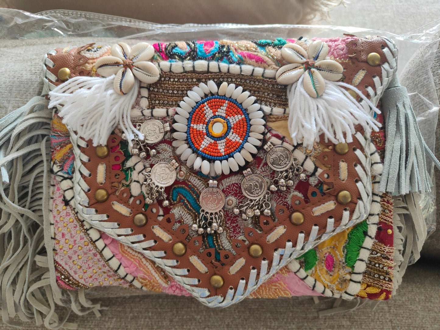Chilean cross body bag - white 
