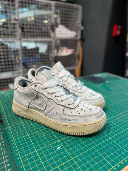 Distressed Nike Air Force One UK4.5