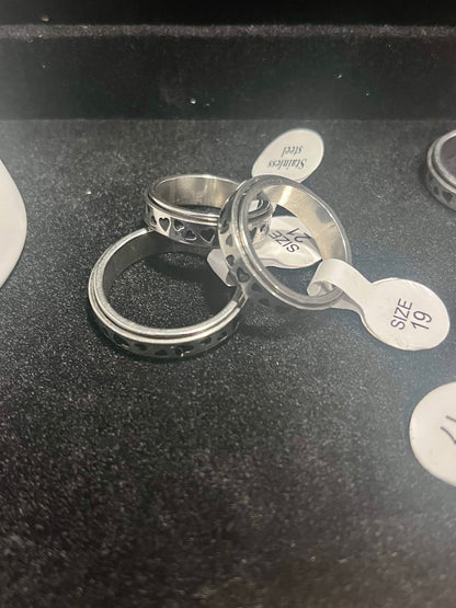Heart Spinner Ring Size 9