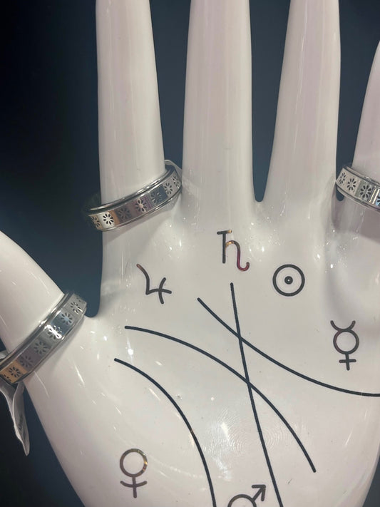 Daisy Spinner Ring Size 7