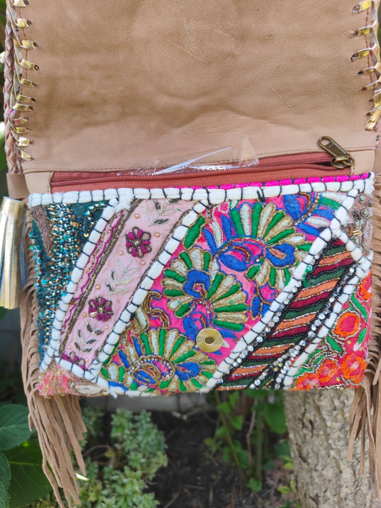 Chilean cross body bag - cream tassle