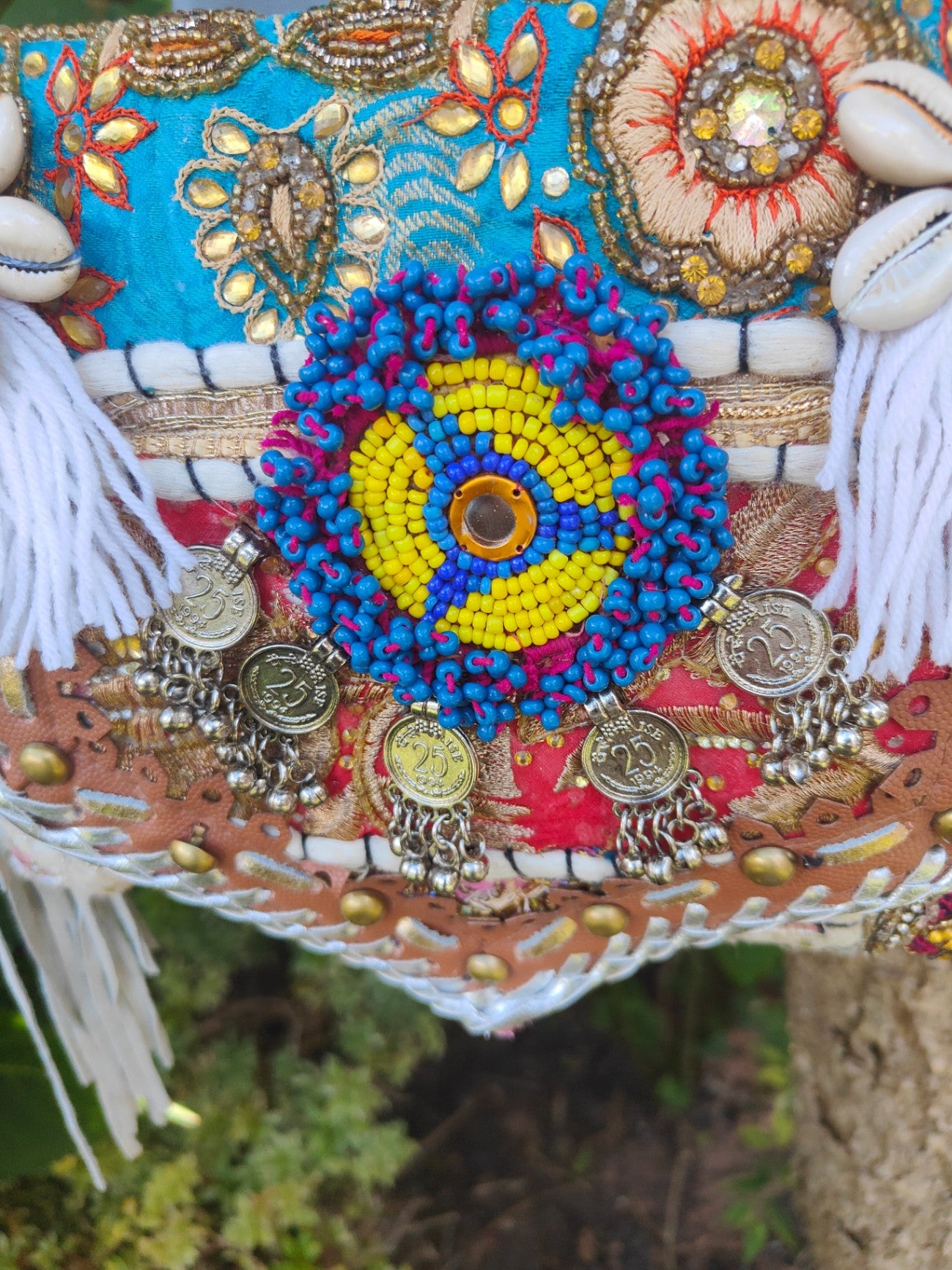 Chilean cross body bag - white tassle