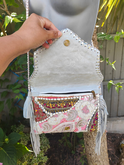 Chilean cross body bag - white tassle