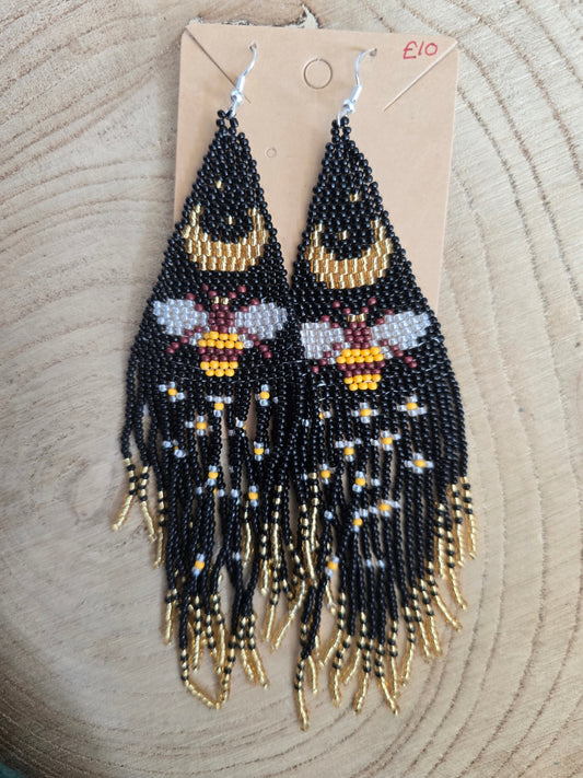 Bumble bee beaded earrings 