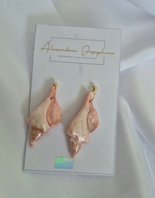 Solid Gold Ball Stud Seashell Earrings