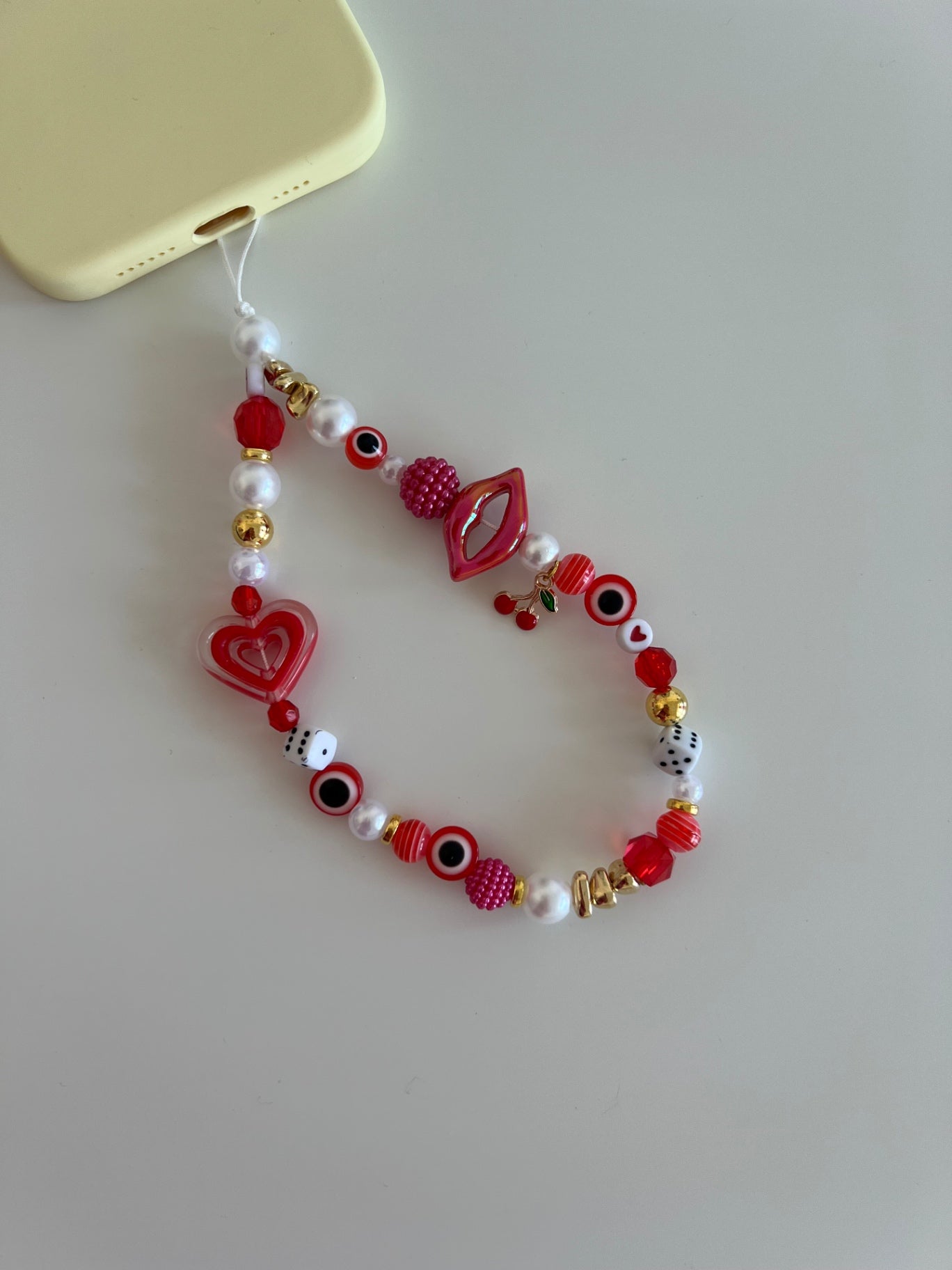 Confidence phone charm - Red (gold) 