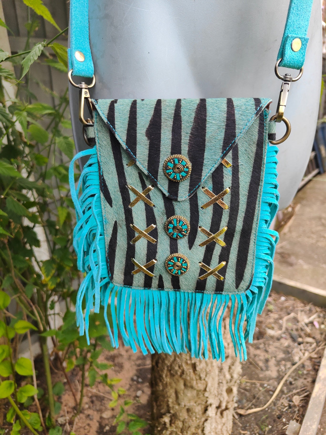 Yellowstone mobile bag - turquoise zebra