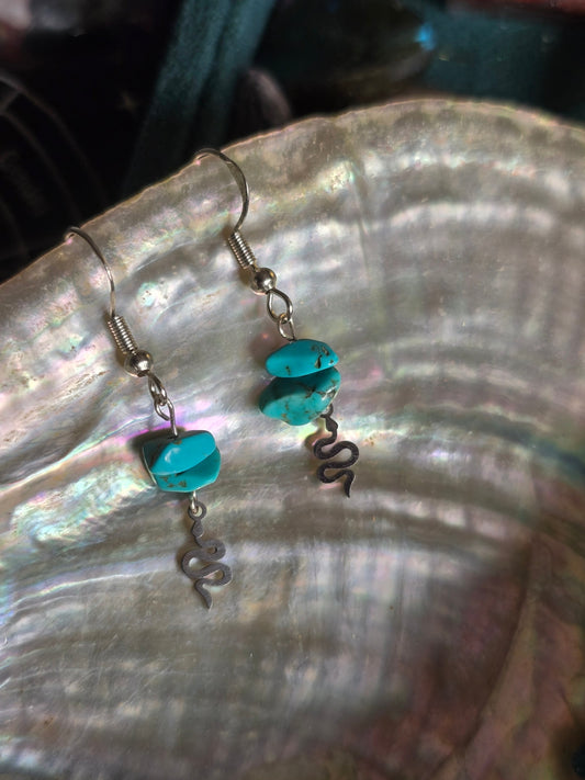 Dyed howlite snake earrings 