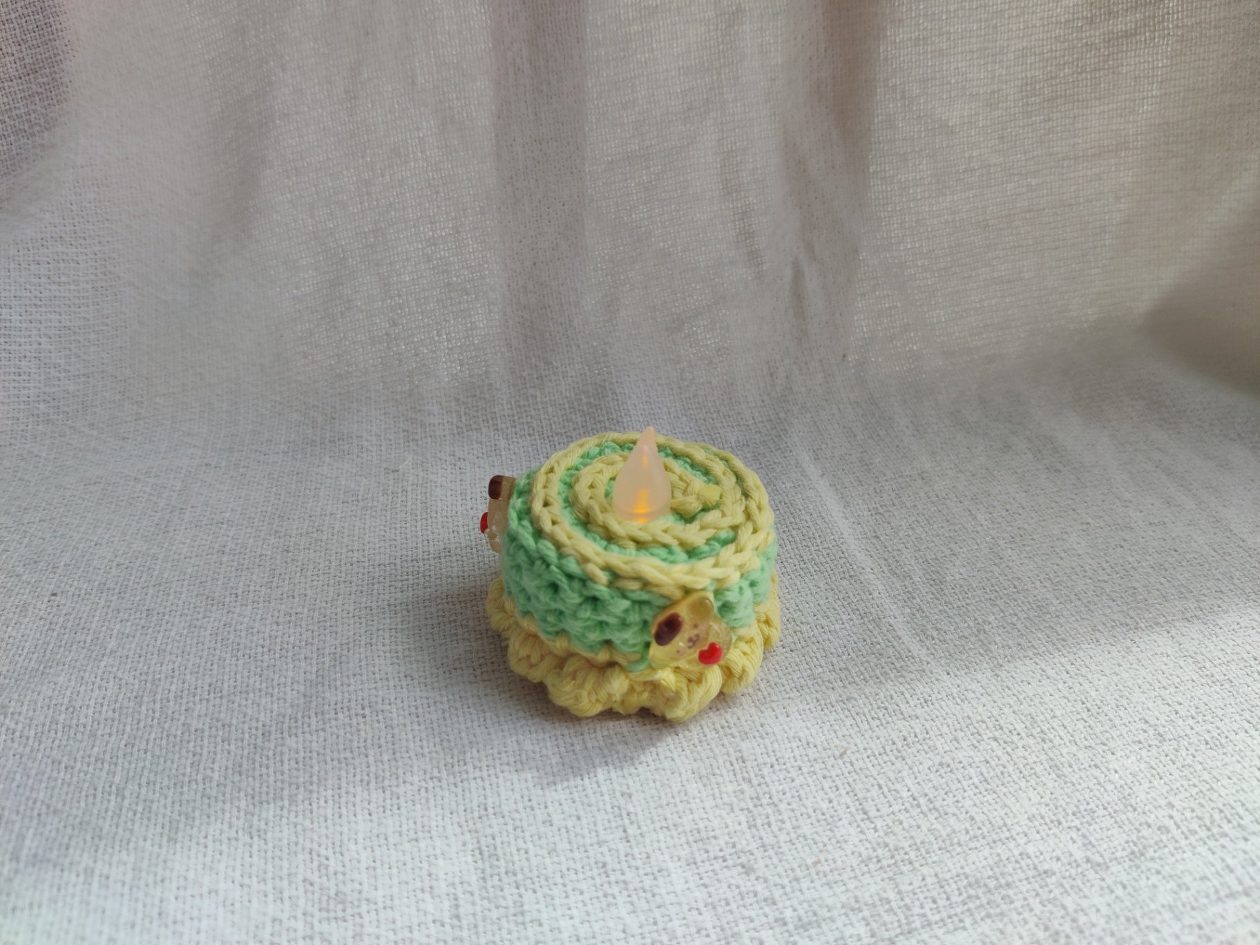 Crochet tealight pompompurin cake