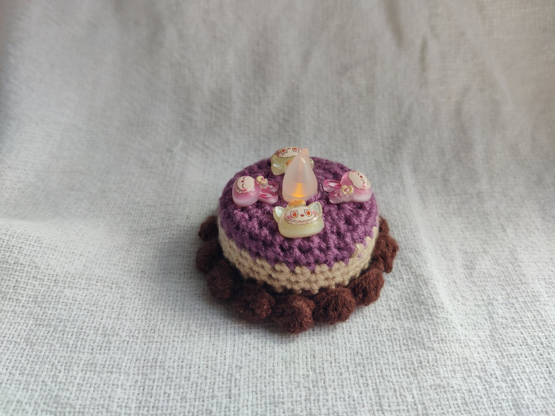 Crochet tealight cake