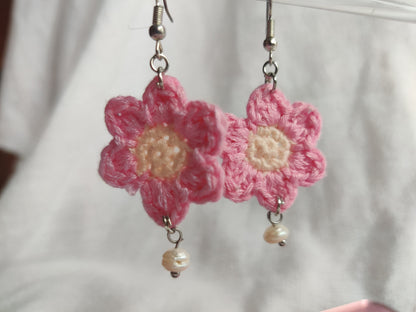 Crochet flower earrings with freshwater pearls