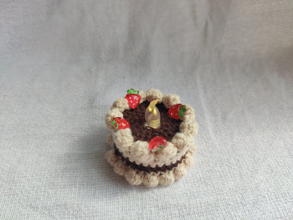 Crochet faux cake, tealight 