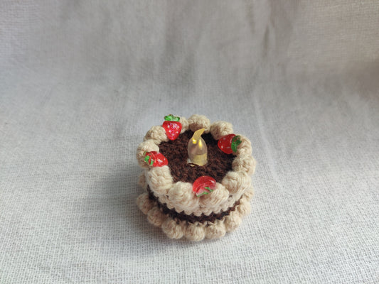 Crochet faux cake, tealight 