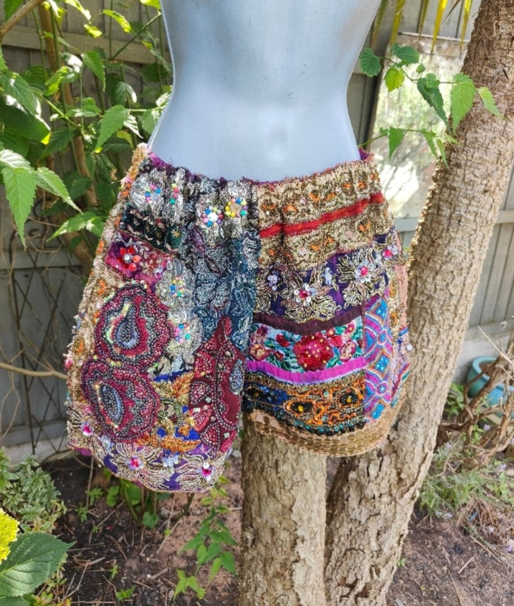 Mykonos jewel shorts 8-12 UK red line 