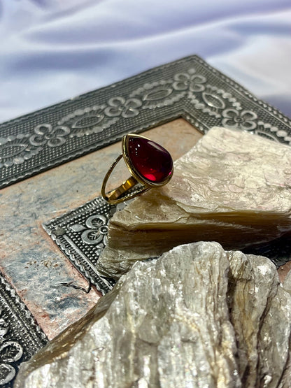 Garnet Ring – Gold Stainless Steel 