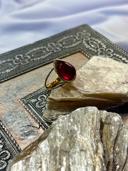 Garnet Ring – Gold Stainless Steel 