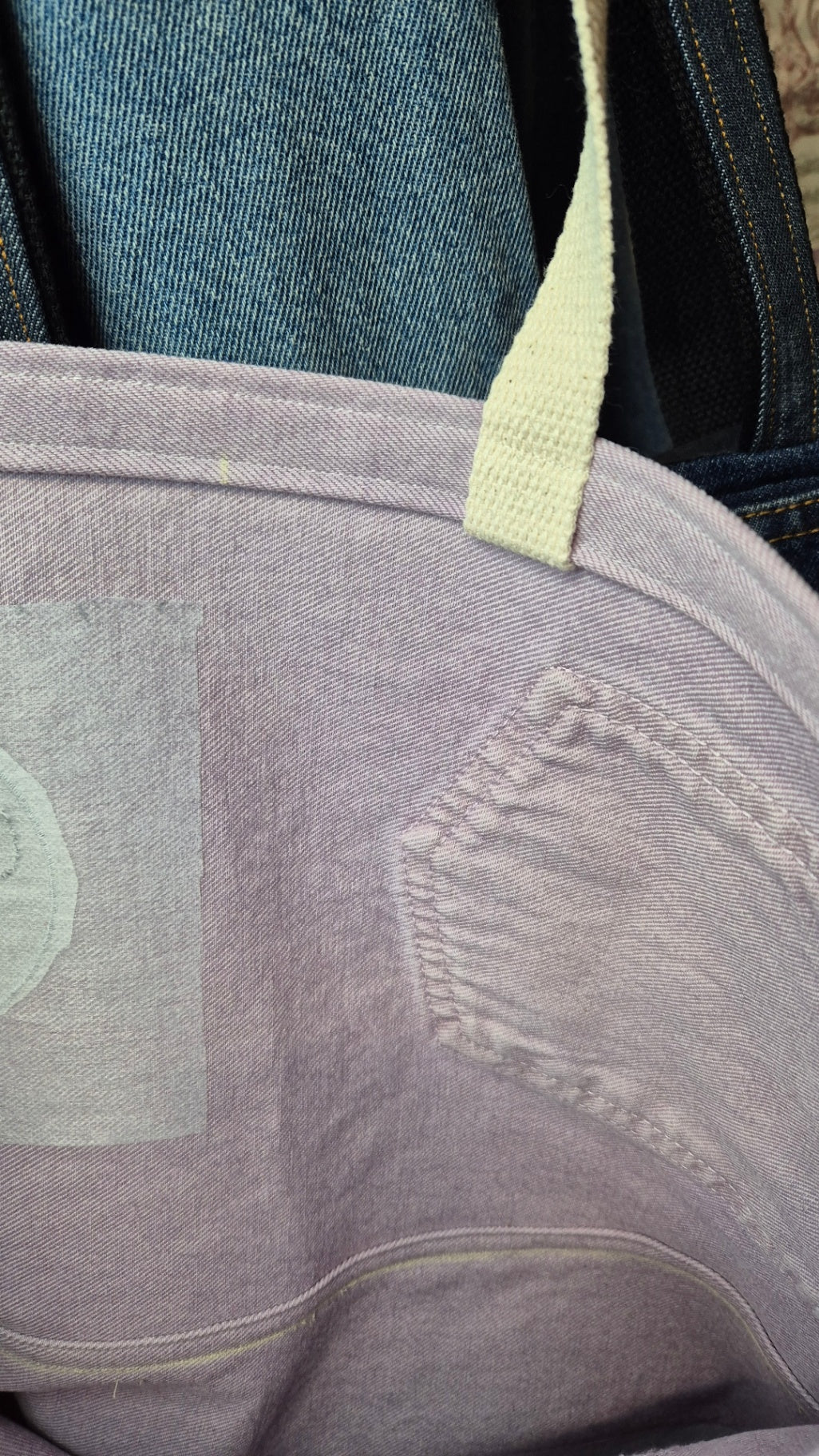 Light tote bag
