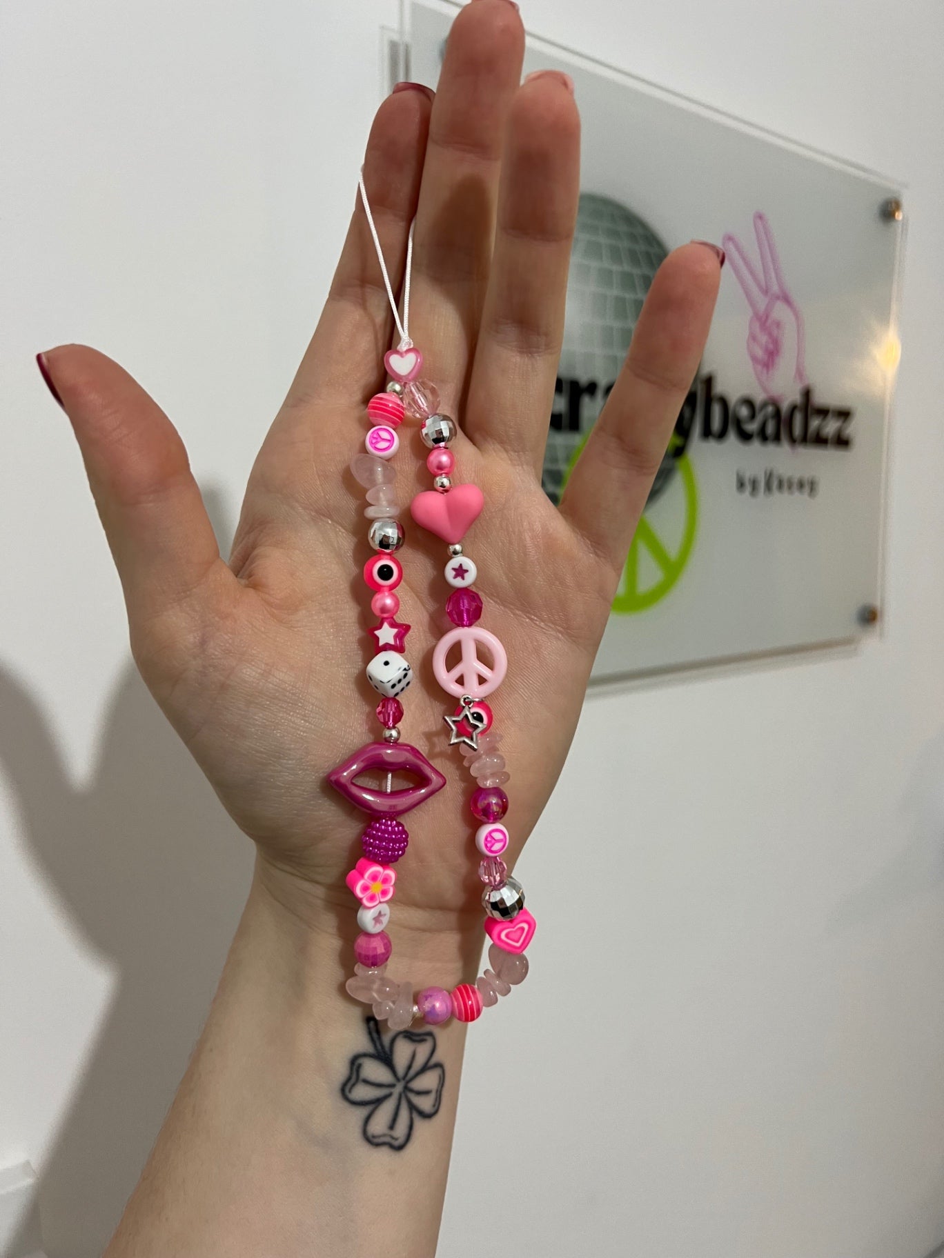 Brave phone charm - pink